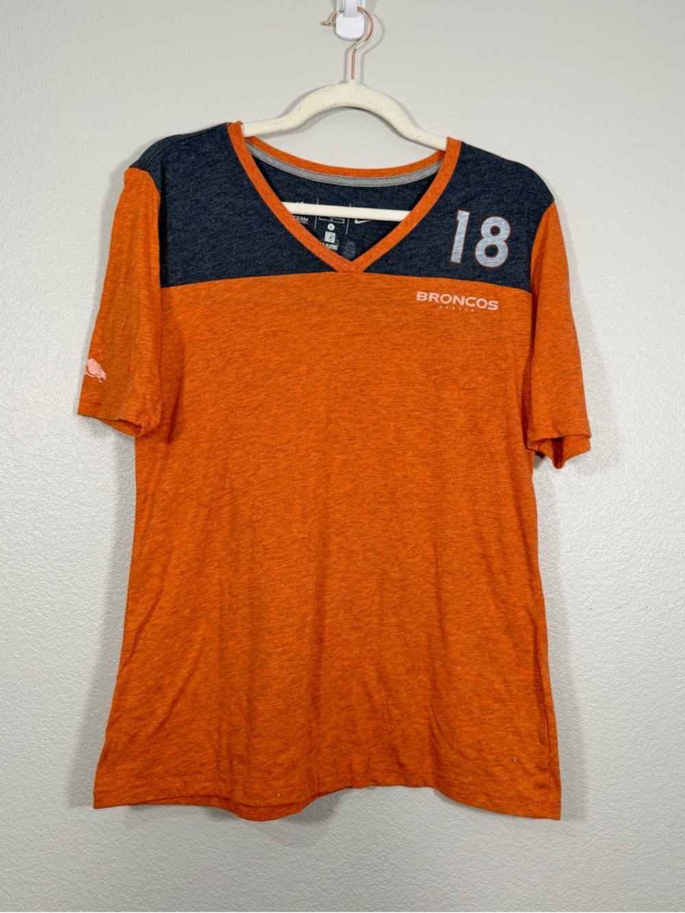 Nike NFL Denver Broncos Football Shirt Jersey Orange Blue V-Neck Tee Women L